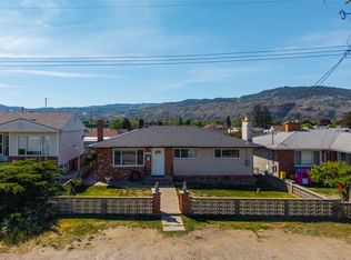 1027 Moncton Ave, Kamloops, BC V2B 1S5