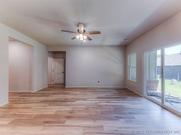 5th image of 2561 W 66th Pl S