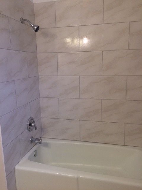 2nd floor full bathroom