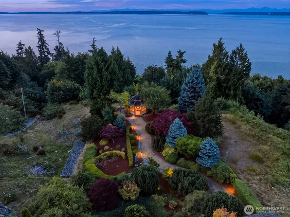 11075 NE Carmody Lane, Kingston, WA 98346