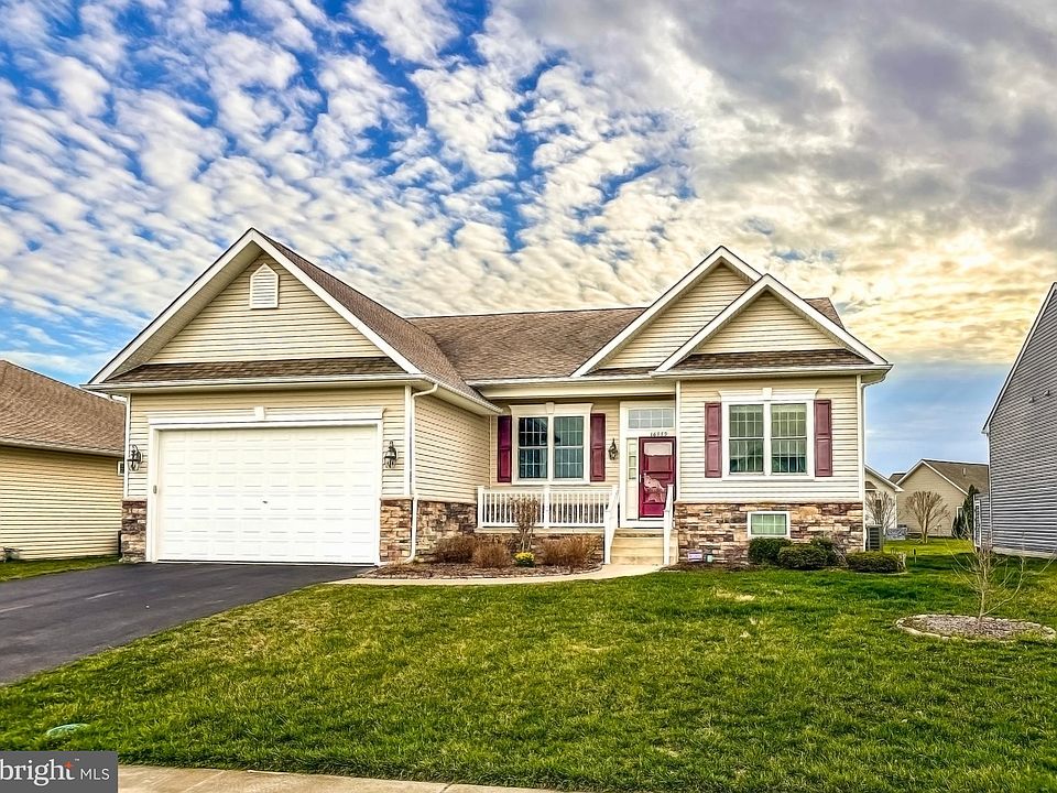 1st image of 16779 Brookstone Dr