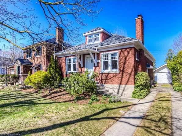 10 Earl St, Kitchener, ON N2M 2V4