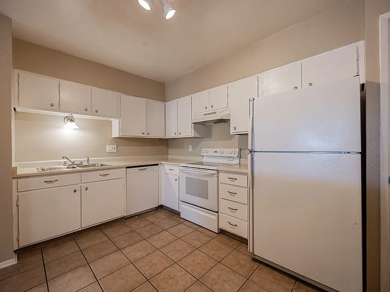 720 S Dobson Rd #10 — Photo 14