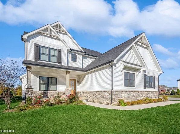 2107 Louis Dr, Crown Point, IN 46307