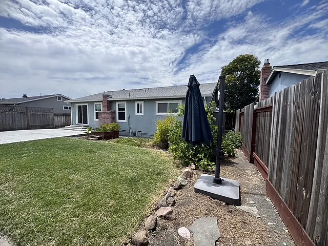 1448 Pleasant St — Photo 32
