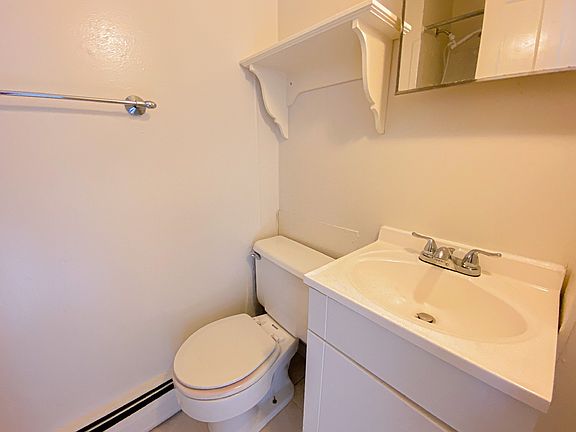 5th image of 14 Center St