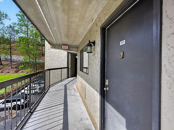 3rd image of 306 Baskins Creek Rd #305