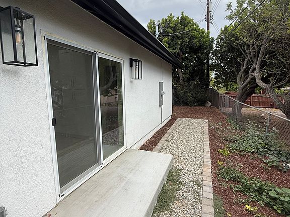 3rd image of 2687 Calle Olivo #B