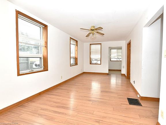 4th image of 1094 Bleams Rd