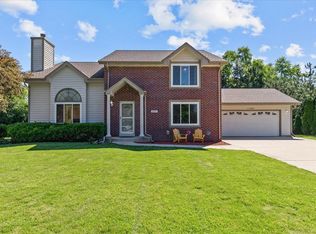 W141N5275 Thornhill Ct, Menomonee Falls, WI 53051