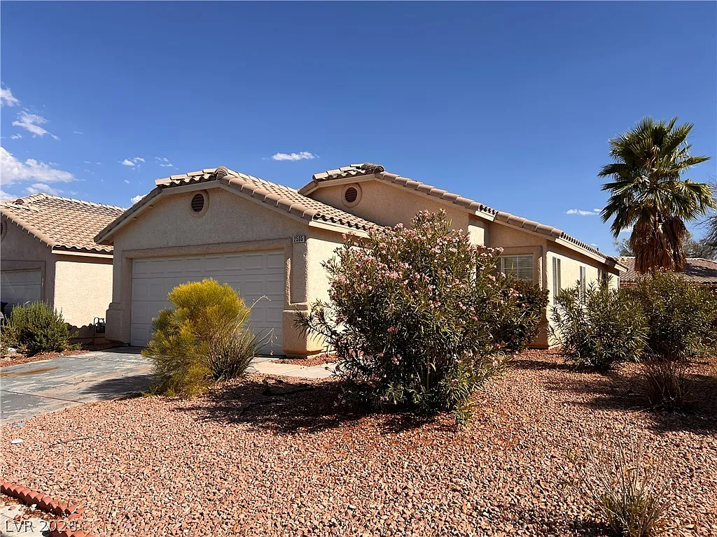 3 bed, 2.0 bath, 1230 sqft, $1,750 — Photo 2