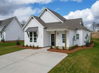 243 Summer St, Opelika, AL 36804