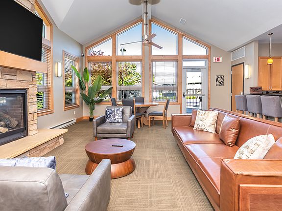 5th image of 931 41st St NW #105