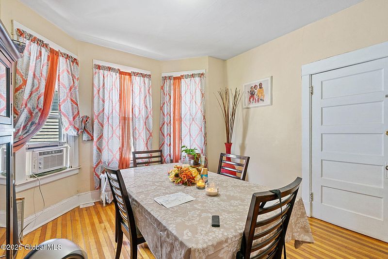 4th image of 373 Delaware Avenue