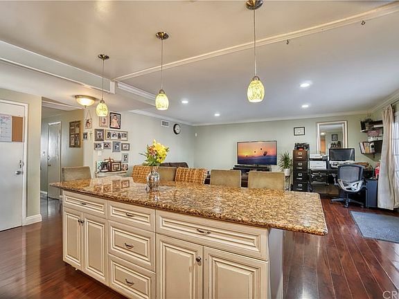 3rd image of 12226 Van Nuys Blvd