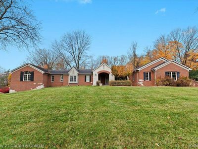 33834 Cotswold St, Farmington Hills, MI, 48335