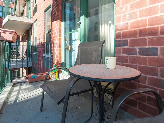 5th image of 2250 Broadway APT 4N