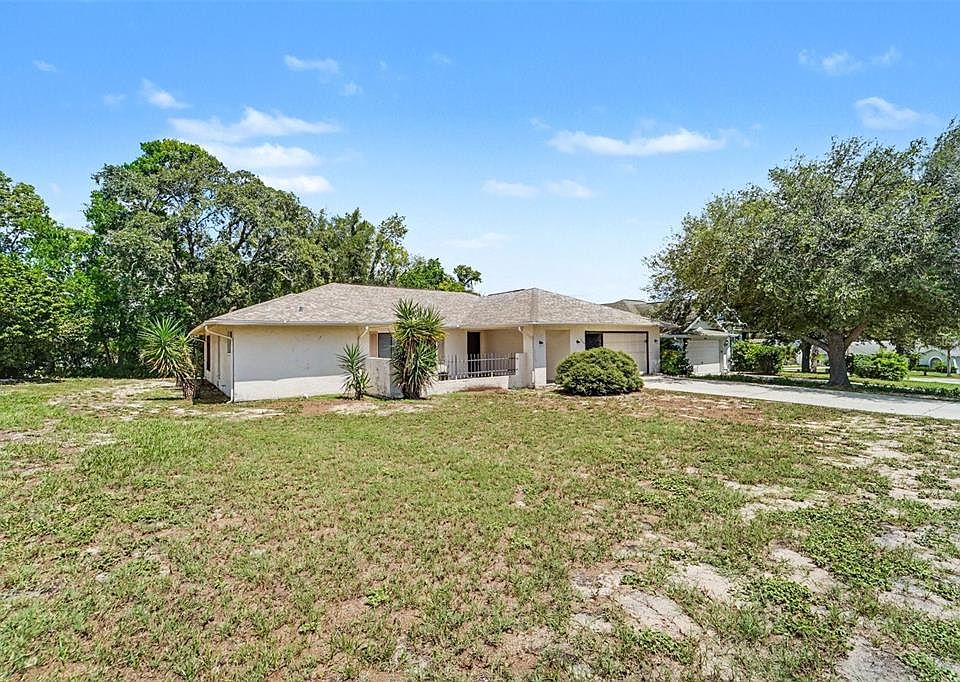1st image of 4386 CRAIGDARRAGH AVENUE