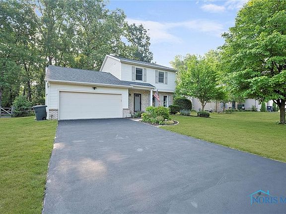 3rd image of 225 Pebble Beach Dr