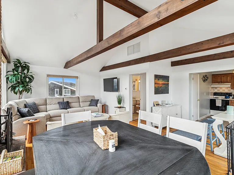 11 Pine Way — Photo 22