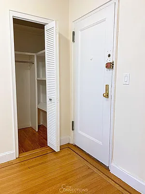 Rented by City Connections Realty | media 16