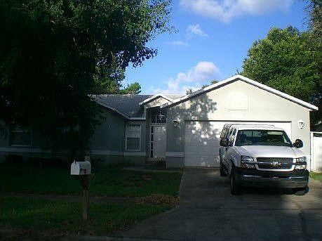 5th image of 829 Crestwood Ave