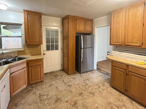 5th image of 650 Olney Dr