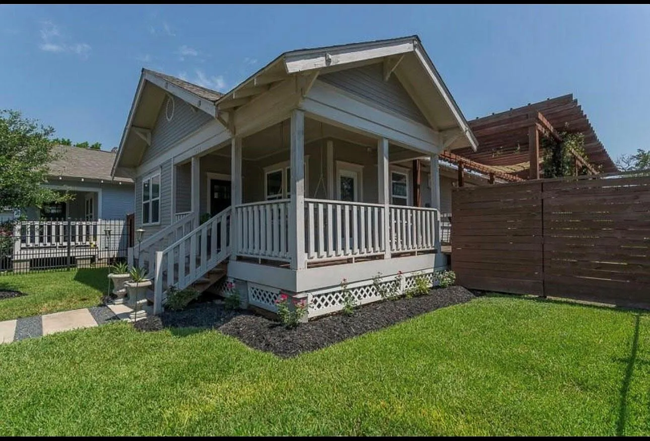 3 bed, 2.0 bath, 1267 sqft, $2,400 — Photo 4