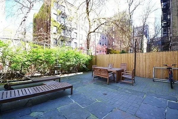 Rented by Compass | media 30