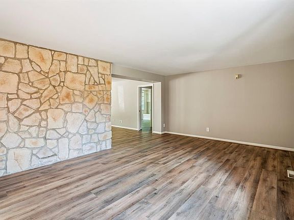 5th image of 14110 Bonney Brier Dr