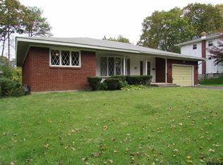 23 Freeman Rd, Albany, NY 12208