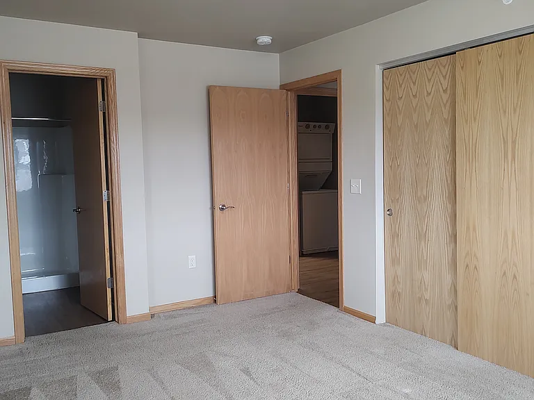 Velp Avenue Apartments — Photo 13