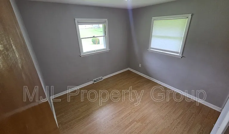1512 Robeson Ave — Photo 10