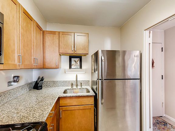 5th image of 2800 N Lake Shore Dr APT 809