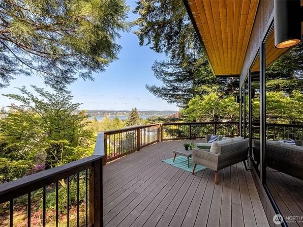 8005 21st Avenue W, University Place, WA 98466
