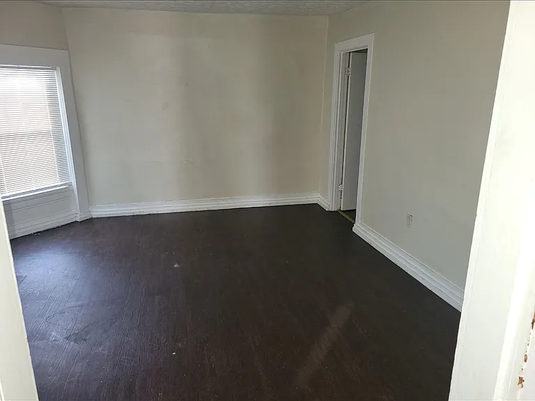 936 S 1st St #5 — Photo 3