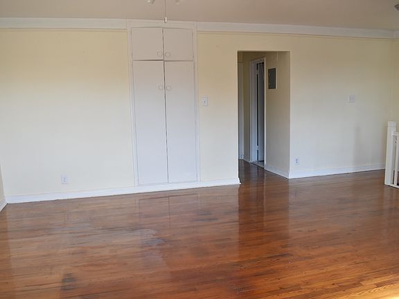 5th image of 21435 Hillside Ave