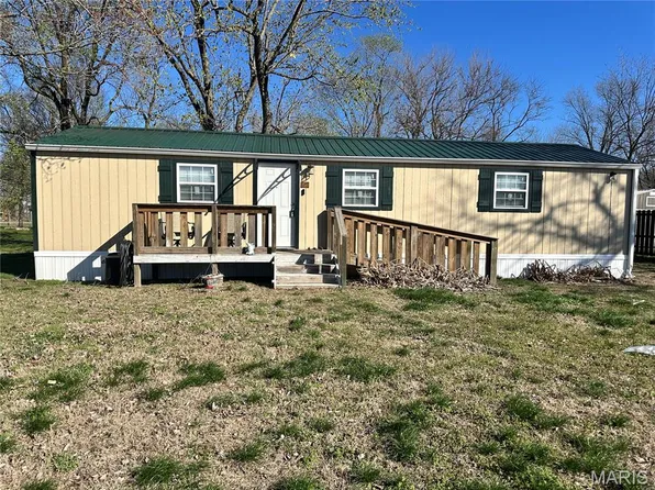 306 W Cedar St, Bertrand, MO 63823