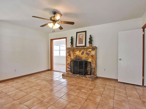 5th image of 4750 Colonial Ave