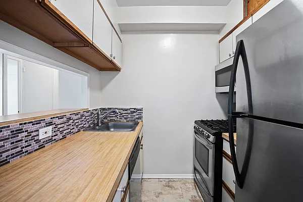 Sold by Douglas Elliman | media 15