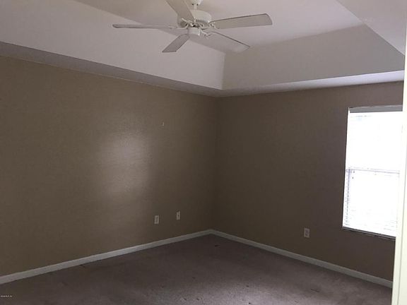 5th image of 2935 NE 7th St APT 109