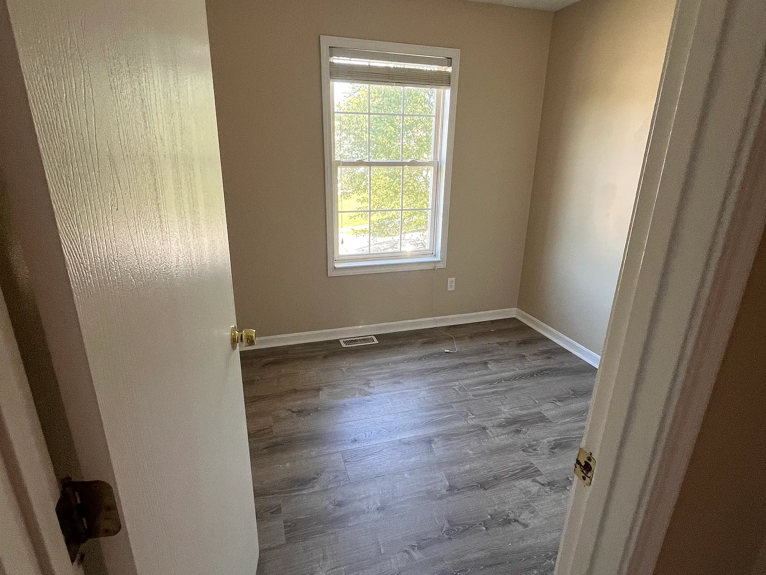 3 bed, $1,900 — Photo 2