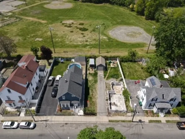 41 Linden St, Lynn, MA 01905