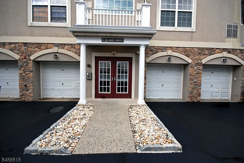 1st image of 6 Quarry Dr #A2