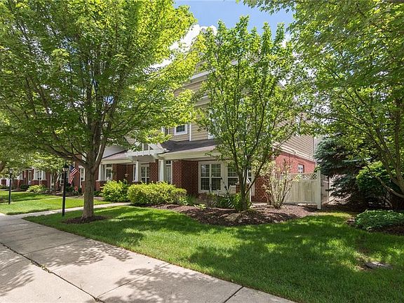3rd image of 741 Charlotte Pl