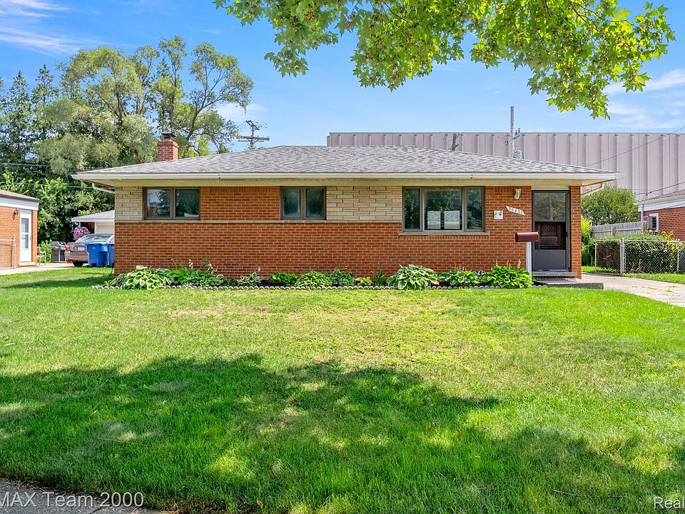 1st image of 25432 Wexford Ave