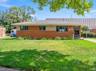 25432 Wexford Ave, Warren, MI 48091