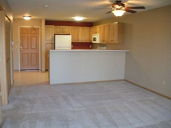 Living/Breakfast Bar