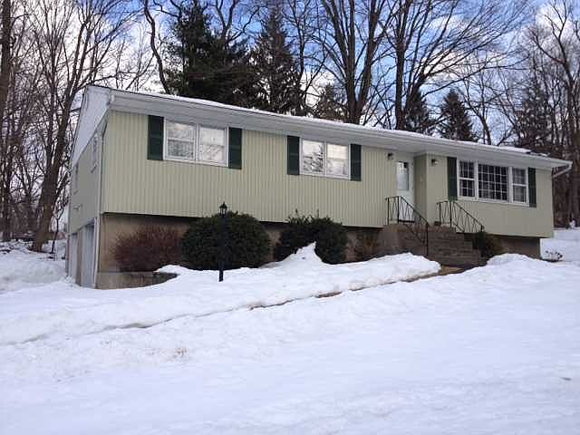 1st image of 2 Woodvue Ct