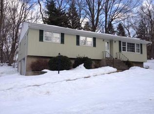2 Woodvue Ct, Valley Cottage, NY 10989